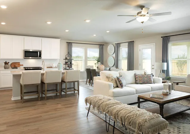 3rd image of 174 Coopers Hawk Crst, Cedar Creek, TX 78612 | MLS# 3526589
