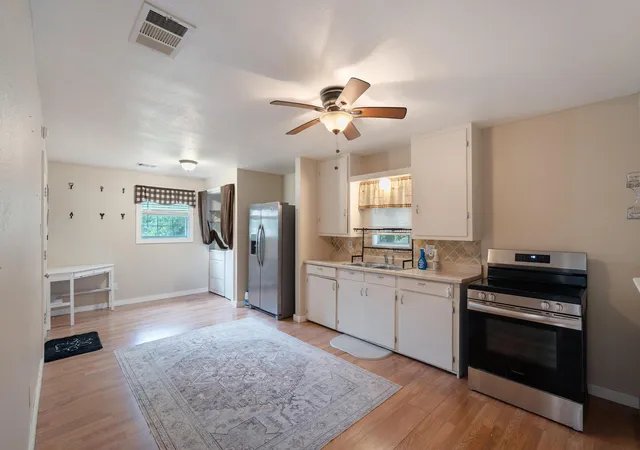 Photo 3 of Single family home for sale at 515 Wyeth St, Taylor, TX 76574 | MLS# 9063270 | Listing updated on 2026-09-26