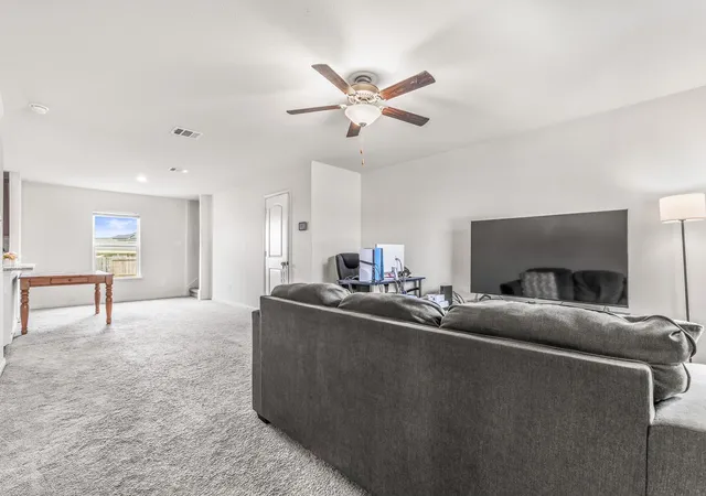 4th image of 304 Hyacinth Wy #UNIT 7-K, Jarrell, TX 76537 | MLS# 3308574
