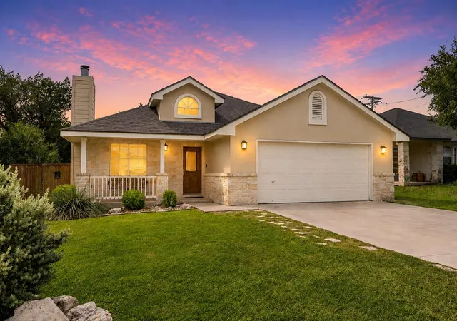 Homes for sale in Wimberley, TX | 55 Sprucewood Dr, Wimberley, TX 78676 | MLS# 3783404