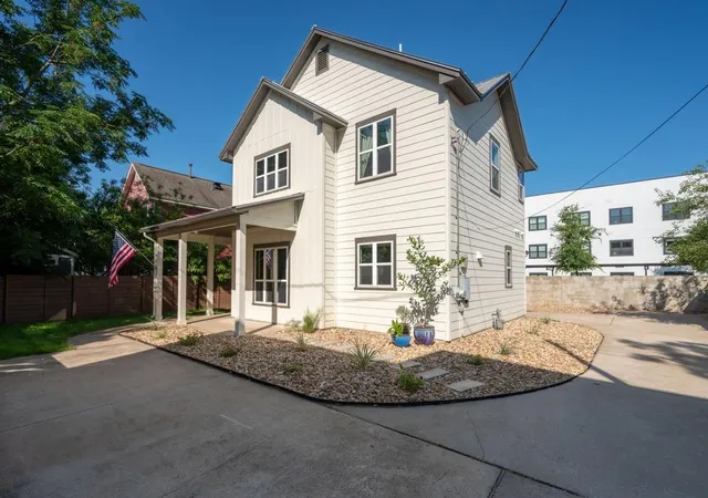 Photo 3 of Single family home for sale at 3129 Govalle Ave, Austin, TX 78702 | MLS# 7400302 | Listing updated on 2026-07-30
