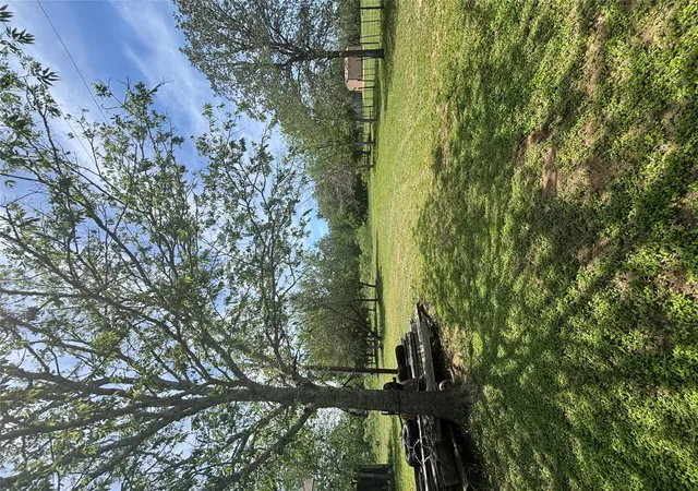 17th image of 916 Rolling Oaks Dr, Luling, TX 78648 | MLS# 4226555