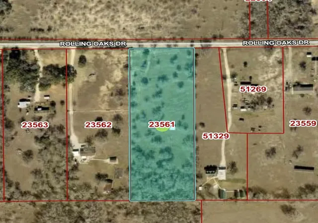 image of 916 Rolling Oaks Dr, Luling, TX 78648 | MLS# 4226555