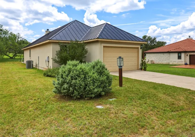 Homes for sale in Horseshoe Bay, TX | 340 Sun Ray, Horseshoe Bay, TX 78657 | MLS# 8433883