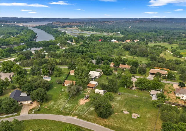 Photo 3 of Single family home for sale at 210 N River Oaks Dr, Burnet, TX 78611 | MLS# 3605194 | Listing updated on 2026-07-13