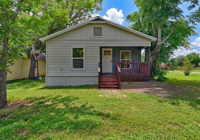 Homes for sale in Giddings, TX | 709 S Polk St, Giddings, TX 78942 | MLS# 7161991
