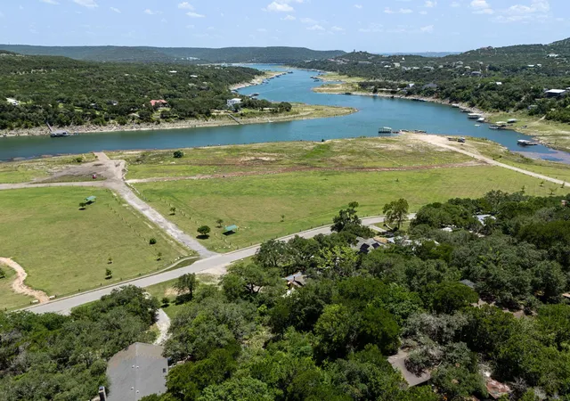 2nd image of 10506 Lakeside Dr, Jonestown, TX 78645 | MLS# 4617987