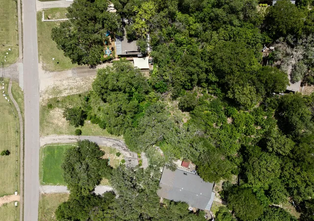 10th image of 10506 Lakeside Dr, Jonestown, TX 78645 | MLS# 4617987