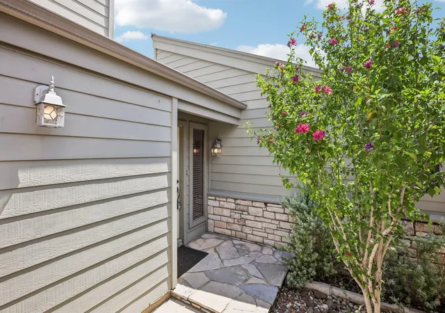 2nd image of 105 Overlook Cir, Wimberley, TX 78676 | MLS# 9764199