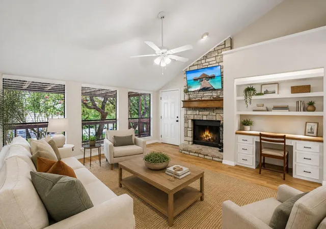 4th image of 105 Overlook Cir, Wimberley, TX 78676 | MLS# 9764199