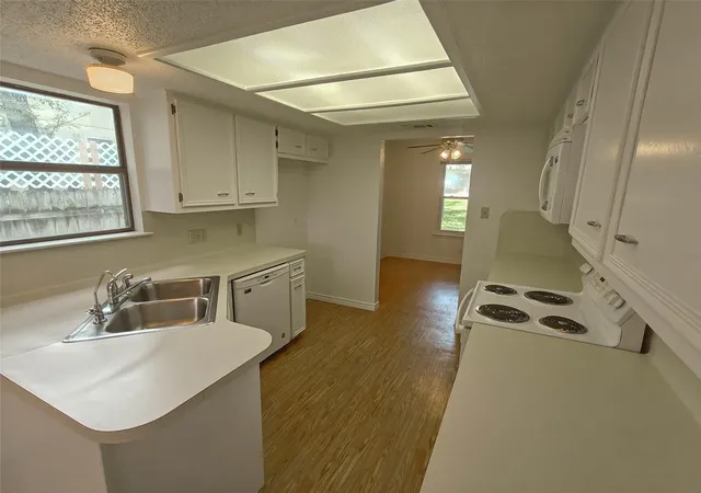 Photo 3 of Single family home for sale at 306 Lakeway Dr, Georgetown, TX 78628 | MLS# 4825865 | Listing updated on 2026-08-21