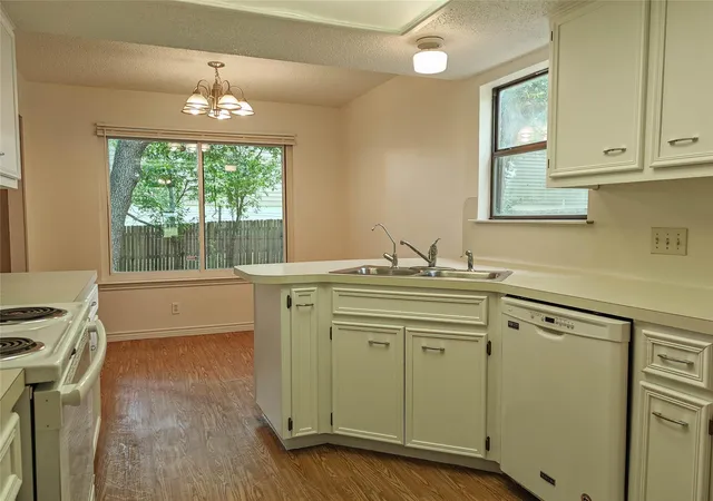 Photo 4 of Single family home for sale at 306 Lakeway Dr, Georgetown, TX 78628 | MLS# 4825865 | Listing updated on 2026-08-21