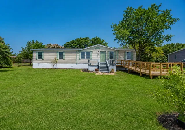 Manufactured home for sale at 171 Railyard Dr, Kyle, TX 78640 | MLS# 1603929