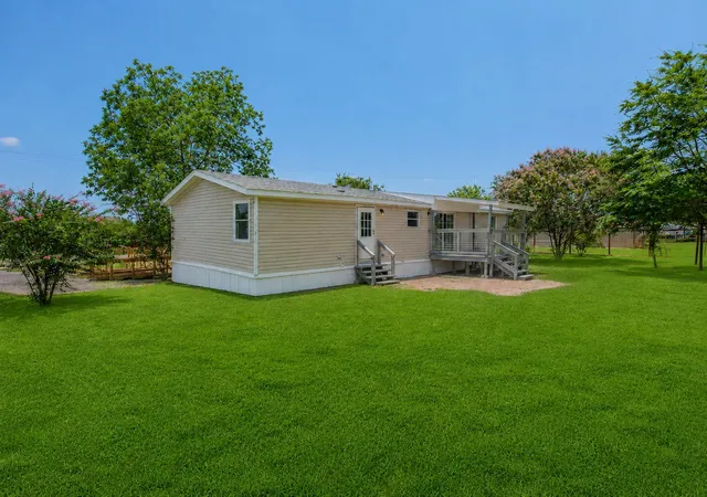 Photo 4 of Manufactured home for sale at 171 Railyard Dr, Kyle, TX 78640 | MLS# 1603929 | Listing updated on 2026-09-07