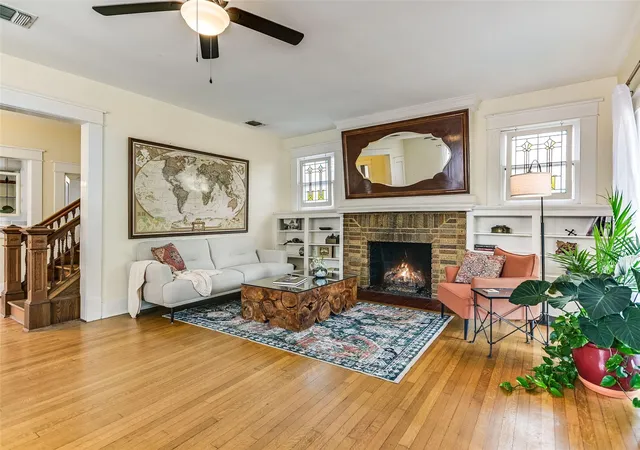 Photo 2 of Single family home for sale at 200 W 40th Street, Austin, TX 78751 | MLS# 6185333 | Listing updated on 2026-09-13