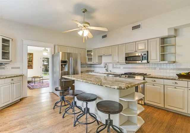 Photo 3 of Single family home for sale at 200 W 40th Street, Austin, TX 78751 | MLS# 6185333 | Listing updated on 2026-09-13