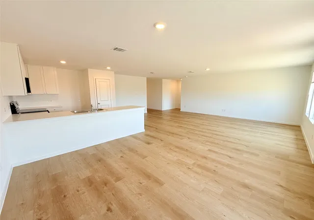 Photo 3 of Sale Pending at 512 Heritage Groves Rd, Bertram, TX 78605 | MLS# 1659119 | Listing updated on 2026-09-29