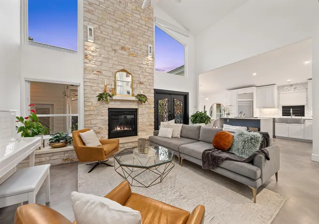 Photo 3 of Single family home for sale at 1813 Crooked Ln, Austin, TX 78741 | MLS# 8796042 | Listing updated on 2026-09-01