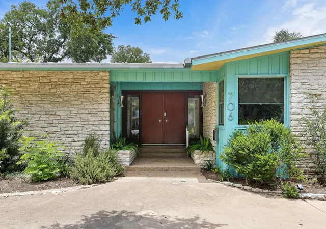 26th image of 706 Barton Blvd, Austin, TX 78704 | MLS# 3785427
