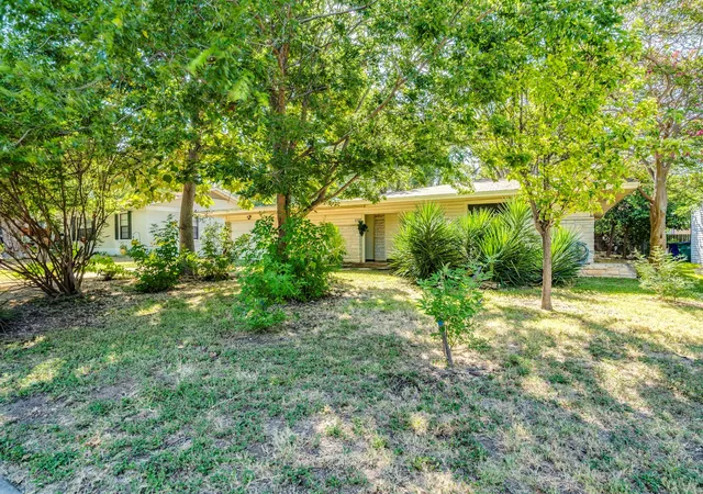 Photo 2 of Single family home for sale at 7707 Tisdale Dr, Austin, TX 78757 | MLS# 8970555 | Listing updated on 2026-09-01