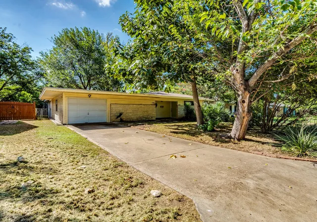 Photo 3 of Single family home for sale at 7707 Tisdale Dr, Austin, TX 78757 | MLS# 8970555 | Listing updated on 2026-09-01