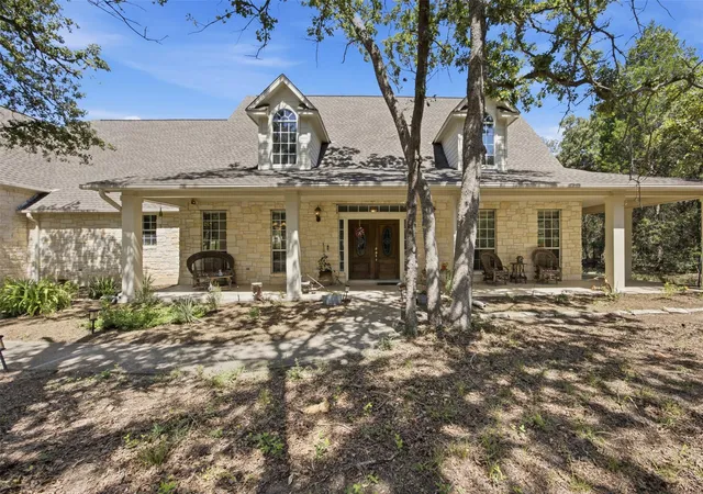 Single family home for sale at 197 Elm Wood Dr, Elgin, TX 78621 | MLS# 2816082