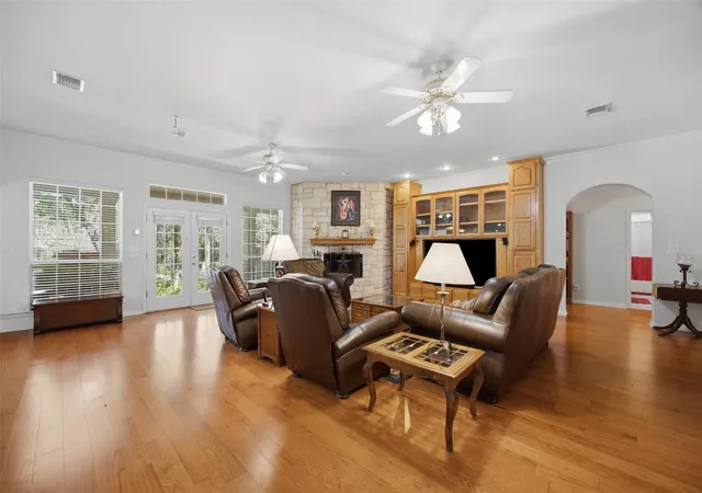 3rd image of 197 Elm Wood Dr, Elgin, TX 78621 | MLS# 2816082