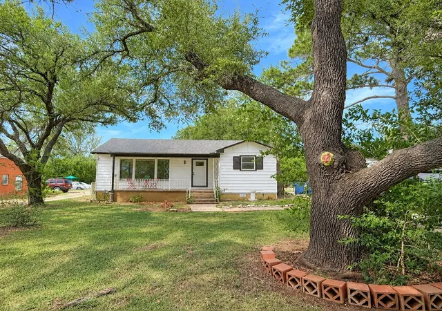 Photo 1 of Single family home for sale at 1133 N Ave C, Elgin, TX 78621 | MLS# 7657282 | Listing updated on 2026-09-02