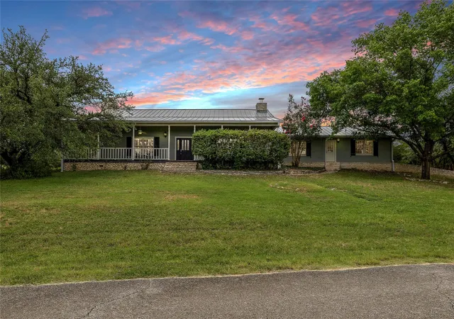 Homes for sale in Spicewood, TX | 901 Lauder Dr, Spicewood, TX 78669 | MLS# 8307301