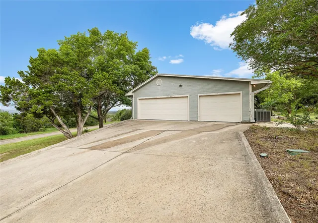 Homes for sale in Spicewood, TX | 901 Lauder Dr, Spicewood, TX 78669 | MLS# 8307301