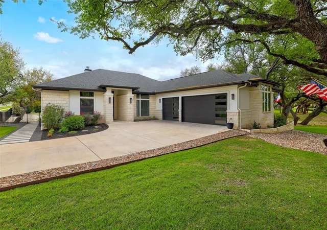 Photo 3 of Single family home for sale at 705 Pheasant Mdw, Liberty Hill, TX 78642 | MLS# 3510909 | Listing updated on 2026-09-17