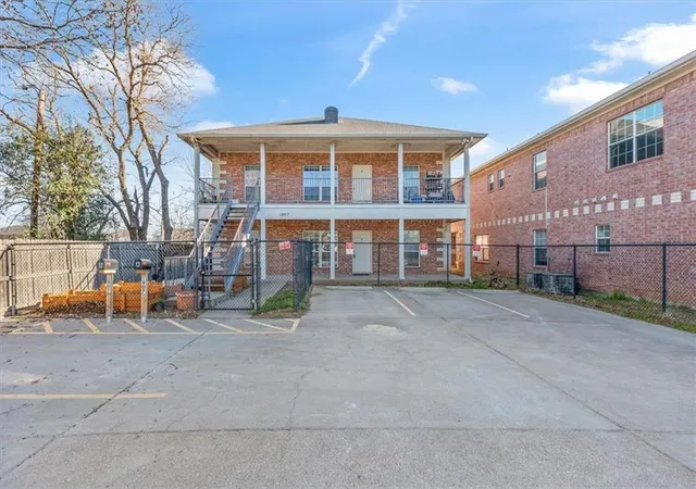 1st image of 1907 S 17th St, Waco, TX 76706 | MLS# 2323507