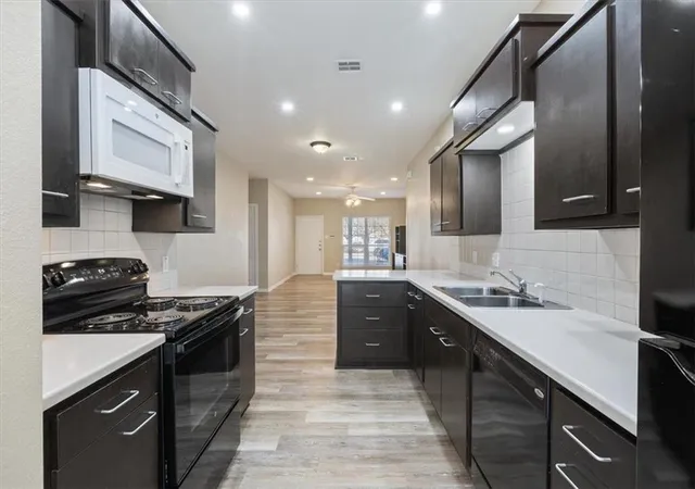 4th image of 1907 S 17Th St, Waco, TX 76706 | MLS# 2323507