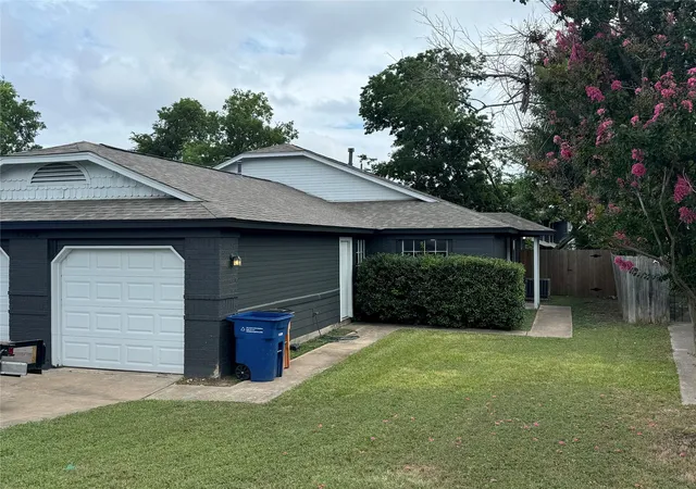 Photo 3 of House for sale at 11910 Sunhillow Bnd, Austin, TX 78758 | MLS# 4342289 | Listing updated on 2026-06-24