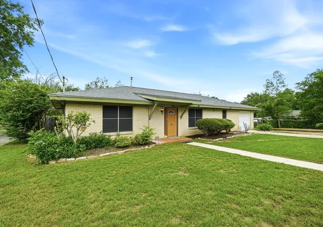 Homes for sale in Buda, TX | 208 N Cedar St, Buda, TX 78610 | MLS# 4835556
