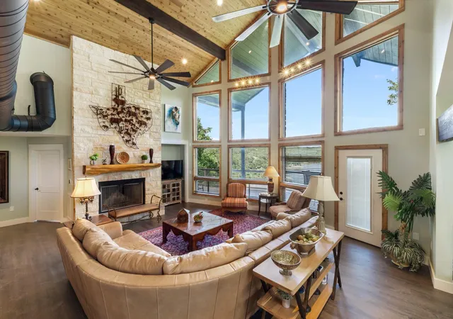 3rd image of 3609 Peninsular Dr, Marble Falls, TX 78654 | MLS# 3182903