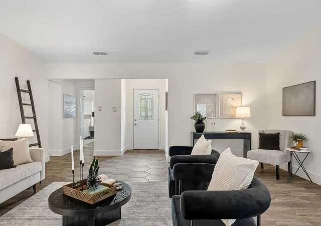 Photo 4 of Single family home for sale at 604 Meadow Lea Dr, Austin, TX 78745 | MLS# 3162843 | Listing updated on 2026-10-28