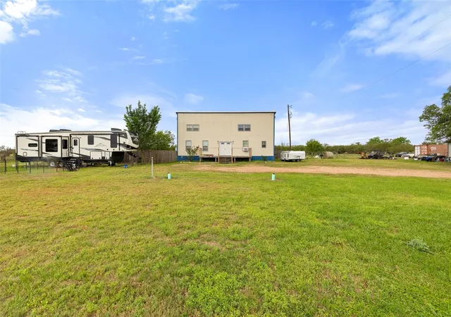 Homes for sale in Giddings, TX | 3210 County Rd 226, Giddings, TX 78942 | MLS# 9900864