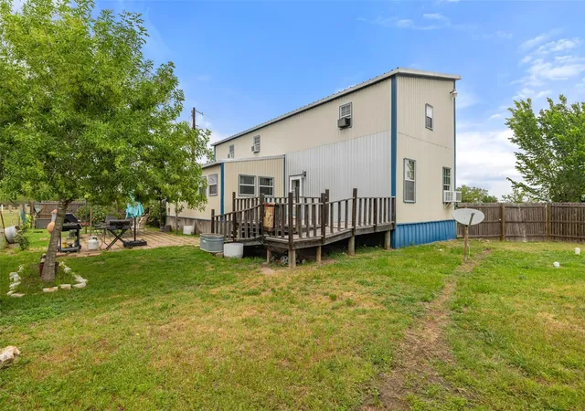 Homes for sale in Giddings, TX | 3210 County Rd 226, Giddings, TX 78942 | MLS# 9900864