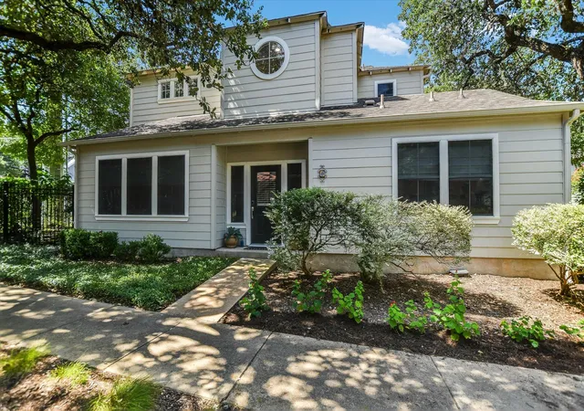 Photo 2 of Condo for sale at 1011 Brodie St #8, Austin, TX 78704 | MLS# 5675570 | Listing updated on 2026-09-06
