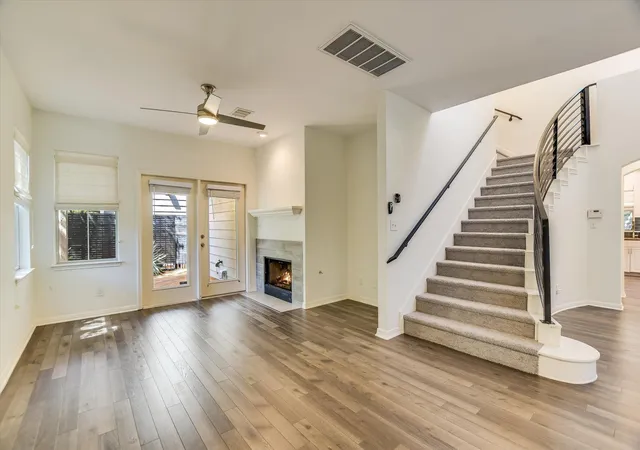 Listing Photo 4 - Condo for sale in building located at 1011 Brodie St, Austin, TX 78704 - Unit #8
