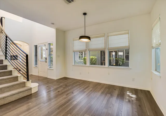 Listing Photo 5 - Condo for sale in building located at 1011 Brodie St, Austin, TX 78704 - Unit #8