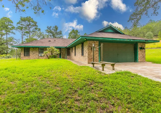 1st image of 136 Redbird Ln, Smithville, TX 78957 | MLS# 1648858