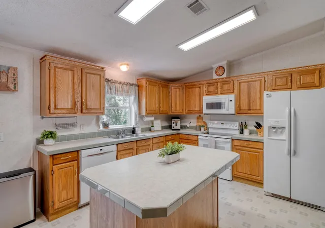 3rd image of 229 Green Mountain Dr, Cedar Creek, TX 78612 | MLS# 5432937