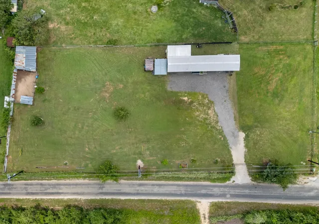 Photo 3 of Manufactured home for sale at 235 Thompson Rd, Dale, TX 78616 | MLS# 4504287 | Listing updated on 2026-09-12