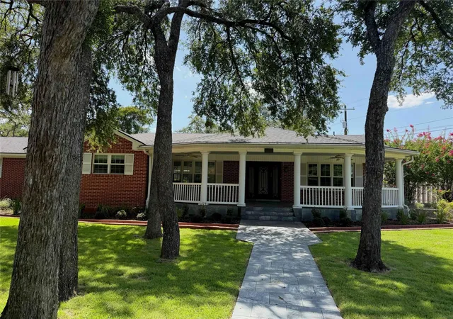 Photo 3 of Single family home for sale at 11906 Arch Hl Dr, Austin, TX 78750 | MLS# 3682864 | Listing updated on 2026-08-31