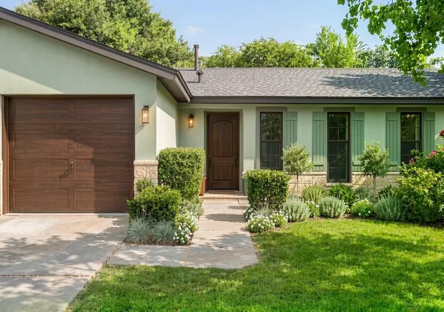 Photo 2 of Single family home for sale at 704 Brookwood Cir, Taylor, TX 76574 | MLS# 2074218 | Listing updated on 2026-09-13