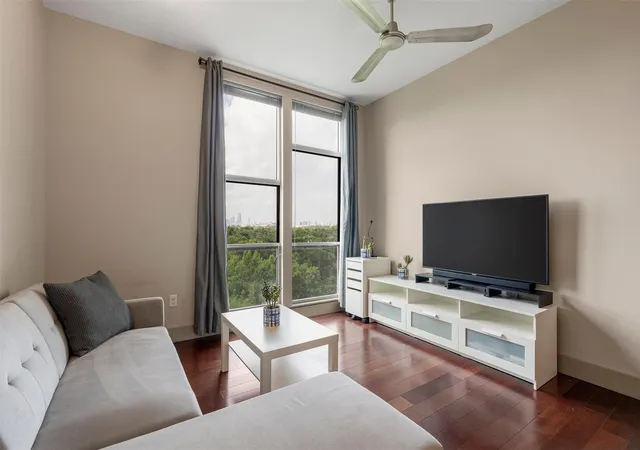 3rd image of 1320 Robert Browning St #408, Austin, TX 78723 | MLS# 9628233