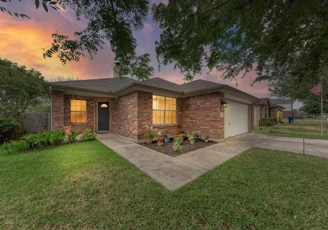 1st image of 207 Kerley Dr, Hutto, TX 78634 | MLS# 6498455