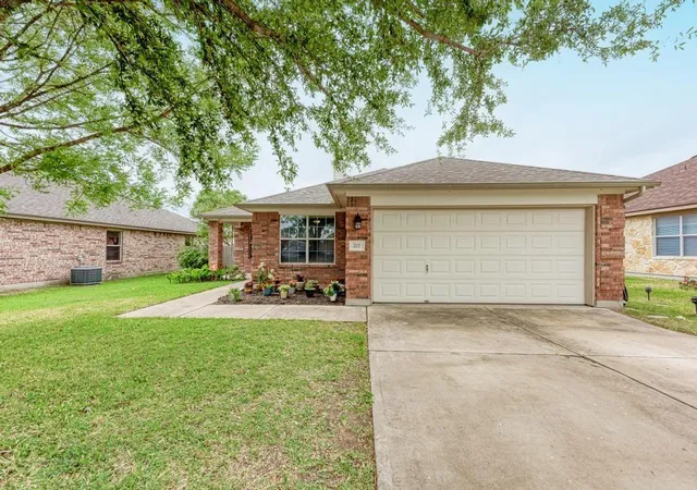 2nd image of 207 Kerley Dr, Hutto, TX 78634 | MLS# 6498455
